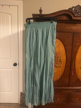 Sundance gorgeous blue/Green Smocked Waist wide leg flowy pants
